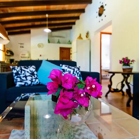 Pep, Con Piscina En *